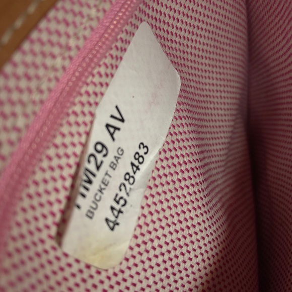 Dooney and Bourke bucket green signature - Picture 8 of 9